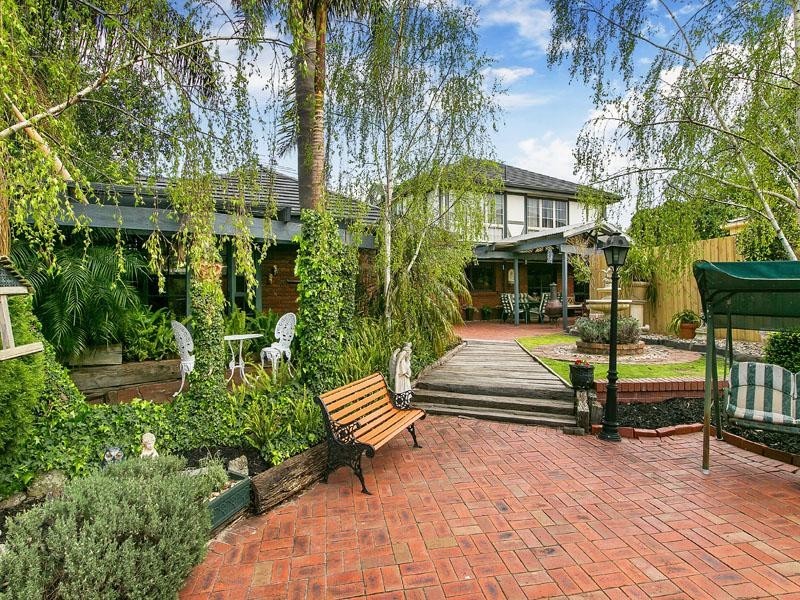 2-4 Chaldron Place, Dingley Village VIC 3172