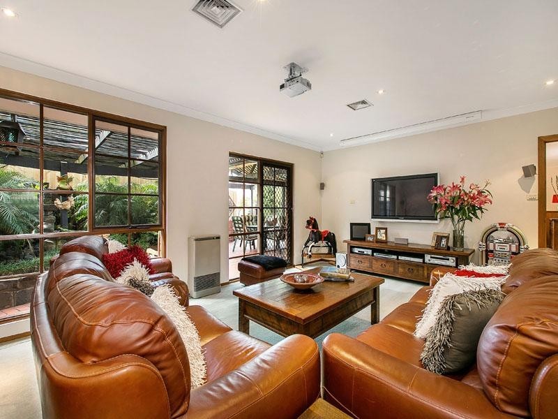 2-4 Chaldron Place, Dingley Village VIC 3172