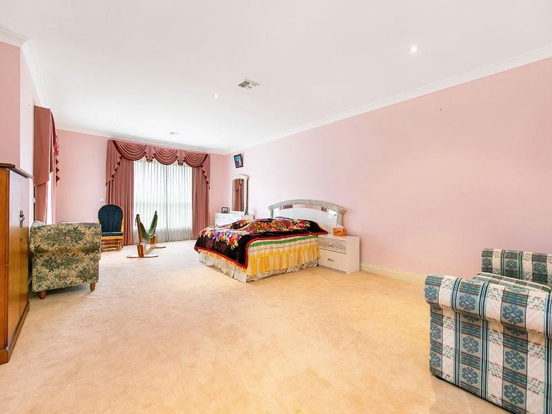 2 Julius Avenue, Dingley Village VIC 3172