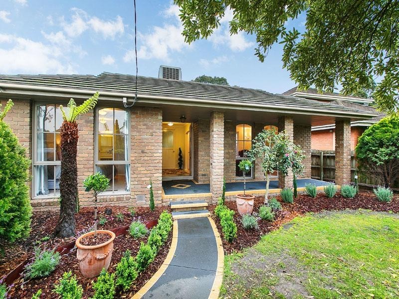 12 Shelford Grove, Dingley Village VIC 3172