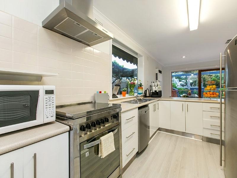 12 Shelford Grove, Dingley Village VIC 3172