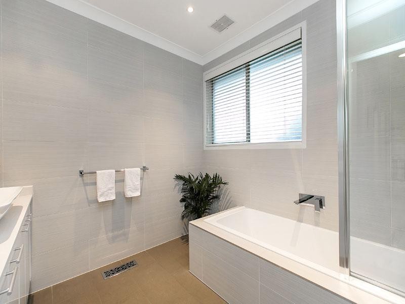 12 Shelford Grove, Dingley Village VIC 3172