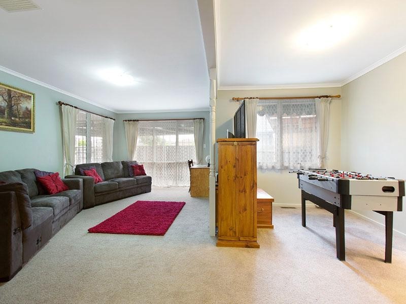 12 Bayville Drive, Dingley Village VIC 3172