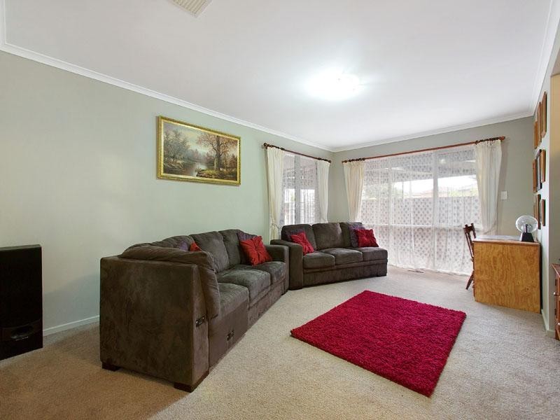 12 Bayville Drive, Dingley Village VIC 3172