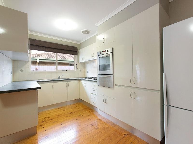 12 Bayville Drive, Dingley Village VIC 3172