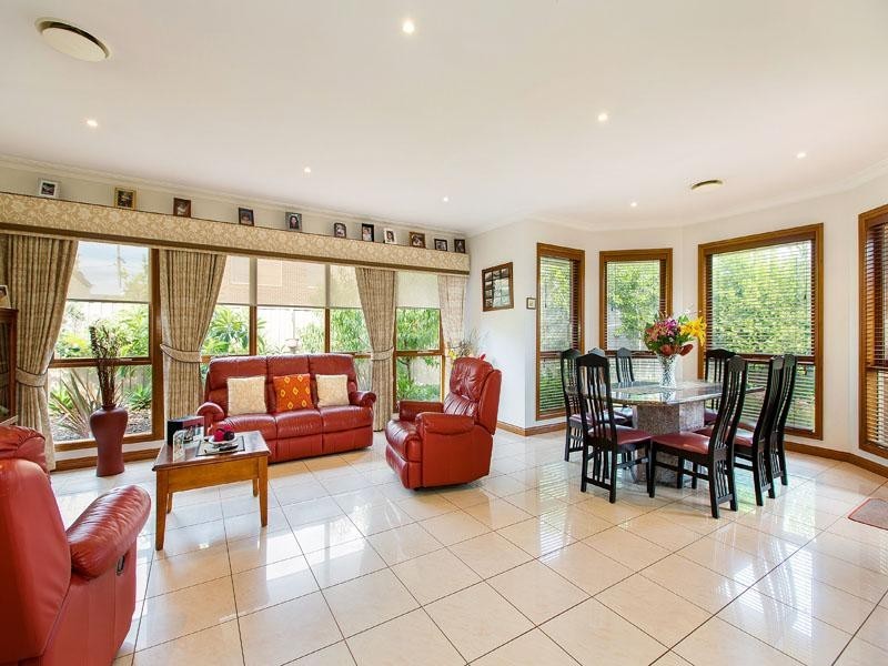 14 Aisha Crescent, Dingley Village VIC 3172