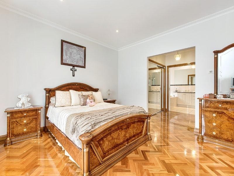 14 Aisha Crescent, Dingley Village VIC 3172