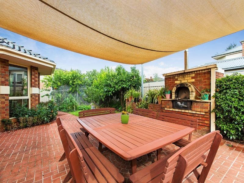 14 Aisha Crescent, Dingley Village VIC 3172