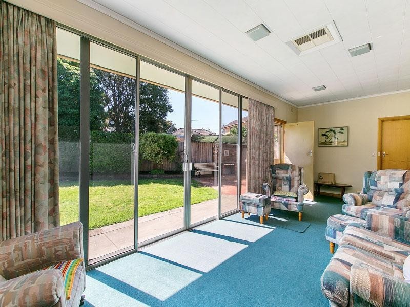 21 Kenjulie Drive, Bentleigh East VIC 3165