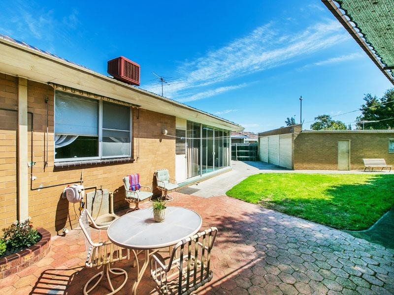 21 Kenjulie Drive, Bentleigh East VIC 3165