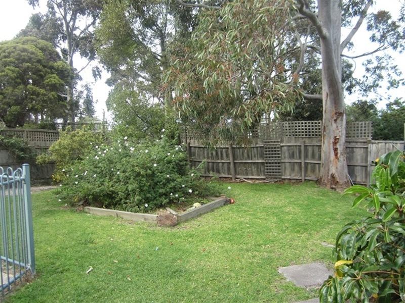 42 Kingswood Drive, Dingley Village VIC 3172