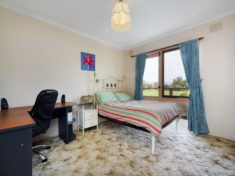 6 Metung Court, Dingley Village VIC 3172