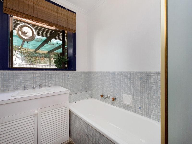 6 Metung Court, Dingley Village VIC 3172