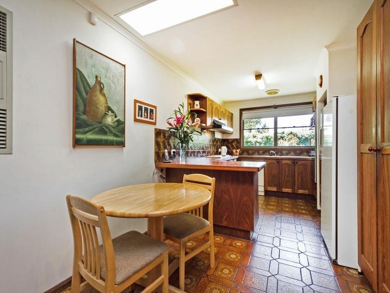 5 Colin Court, Dingley Village VIC 3172