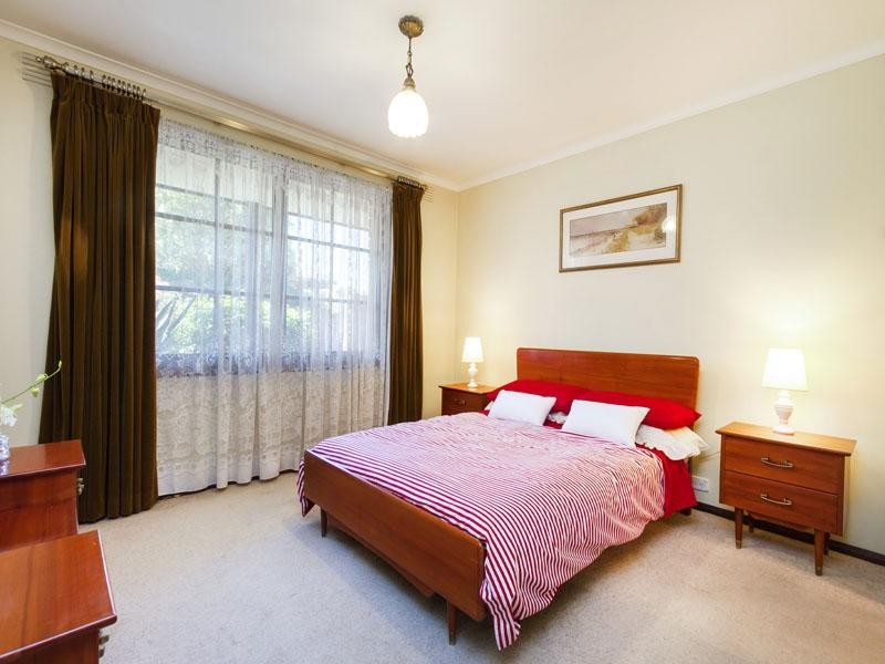 5 Colin Court, Dingley Village VIC 3172