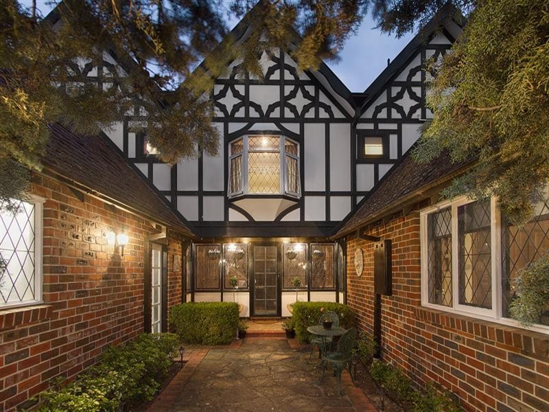 35 Higgins Close, Dingley Village VIC 3172