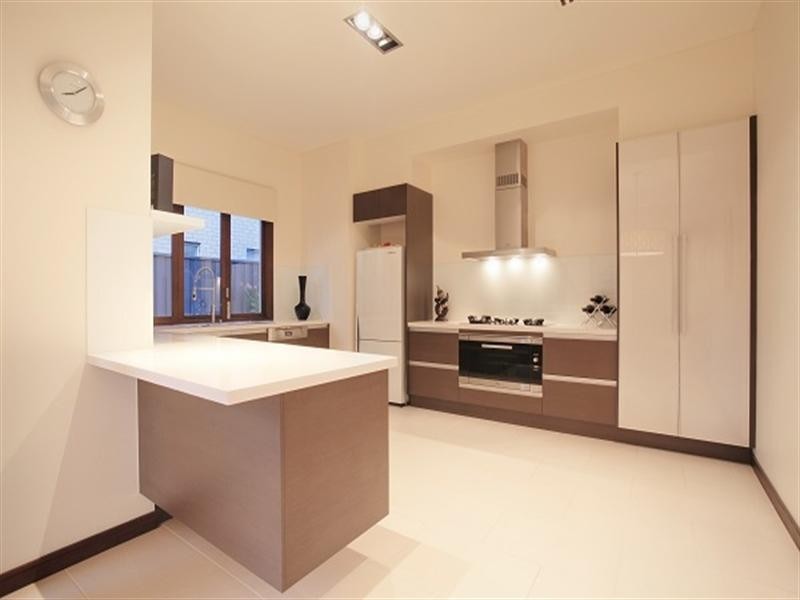 12 Burdekin Boulevard, Waterways VIC 3195