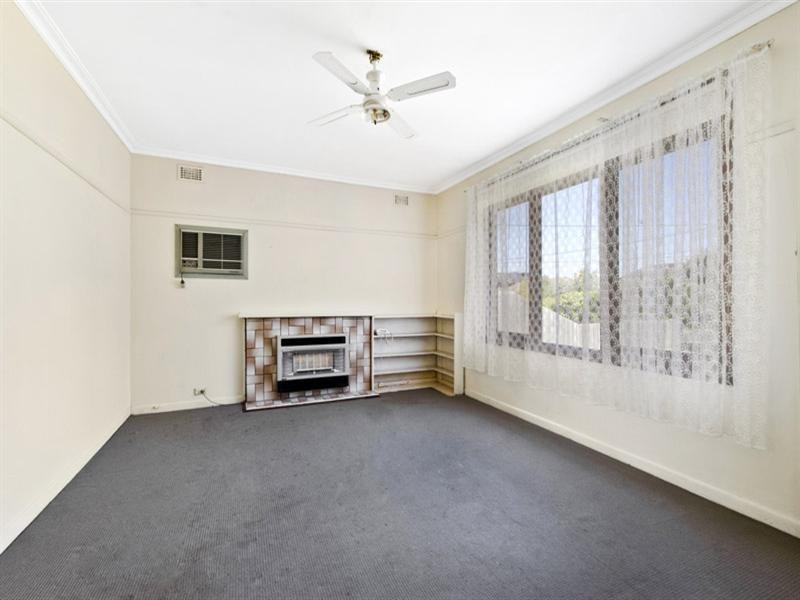 9 Warren Road, Cheltenham VIC 3192