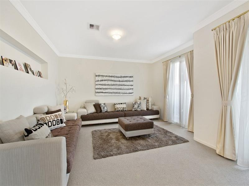 24 Broadwater Drive, Waterways VIC 3195