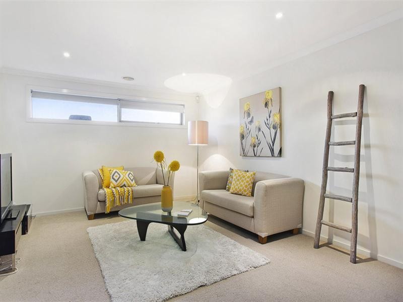 24 Broadwater Drive, Waterways VIC 3195