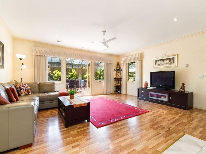 39 Kingston Drive, Dingley Village VIC 3172