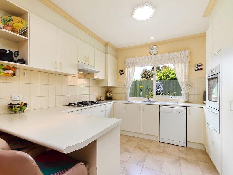 39 Kingston Drive, Dingley Village VIC 3172