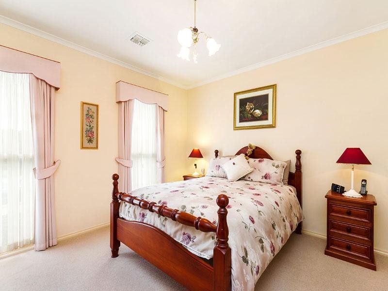 39 Kingston Drive, Dingley Village VIC 3172