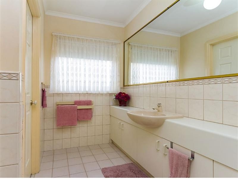 39 Kingston Drive, Dingley Village VIC 3172