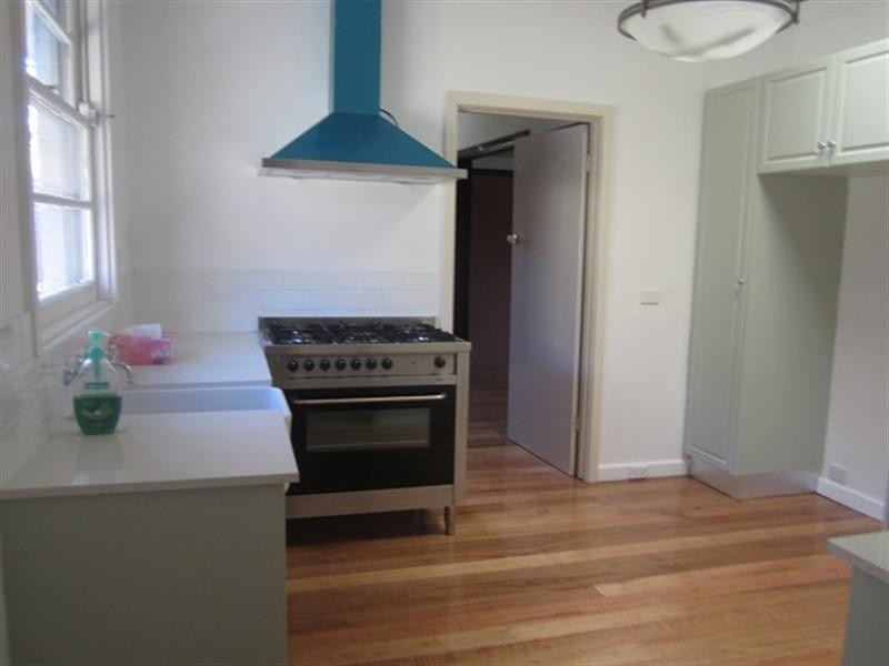 73 Chesterville Road, Cheltenham VIC 3192