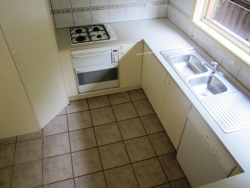 1/6 Mussert Avenue, Dingley Village VIC 3172