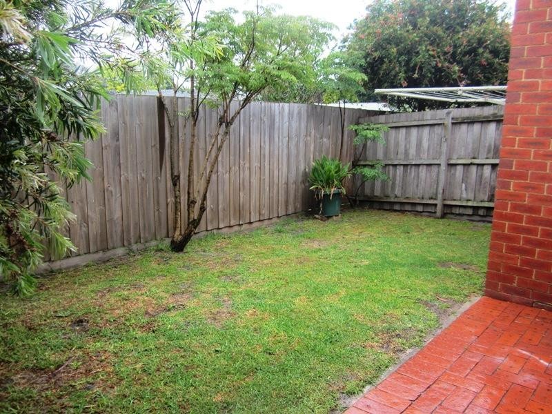 1/6 Mussert Avenue, Dingley Village VIC 3172