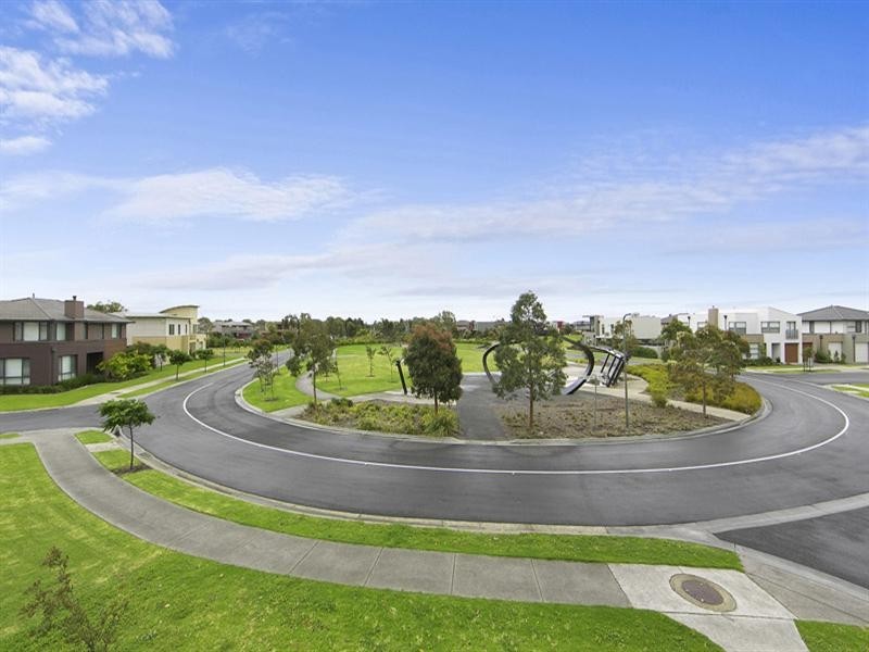 2 Jubilee Boulevard, Waterways VIC 3195