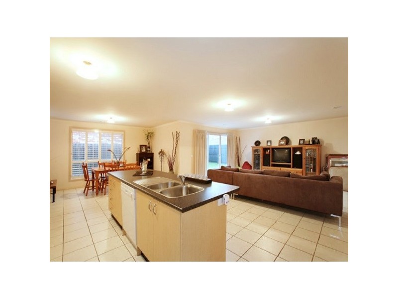 6 Harry Court, Dingley Village VIC 3172