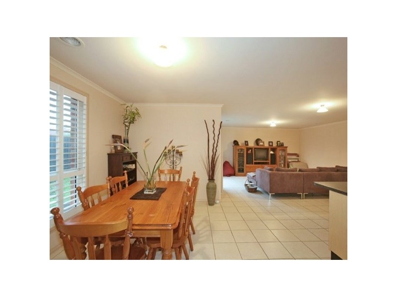 6 Harry Court, Dingley Village VIC 3172