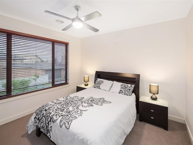 26 Dresden Drive, Waterways VIC 3195