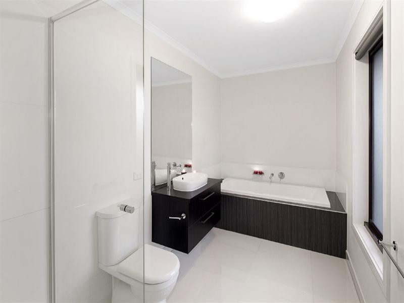 26 Dresden Drive, Waterways VIC 3195