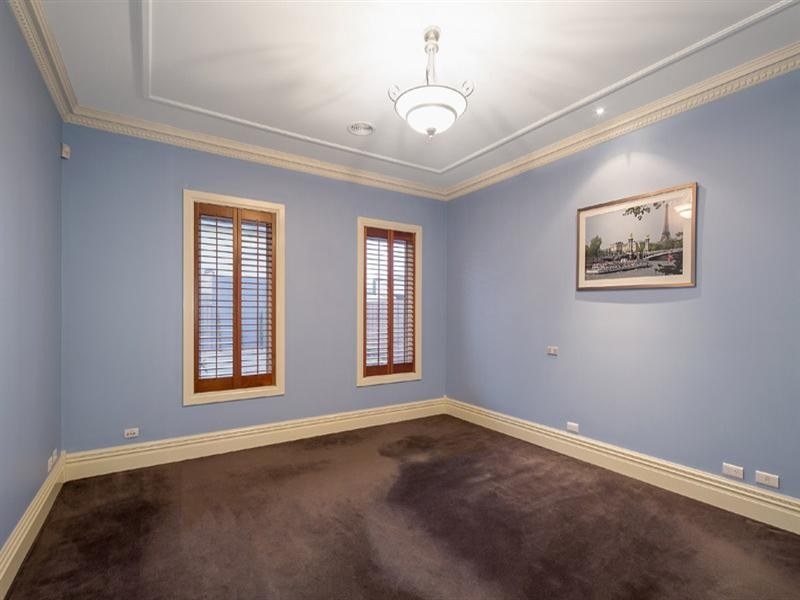 4 Island Point Avenue, Waterways VIC 3195