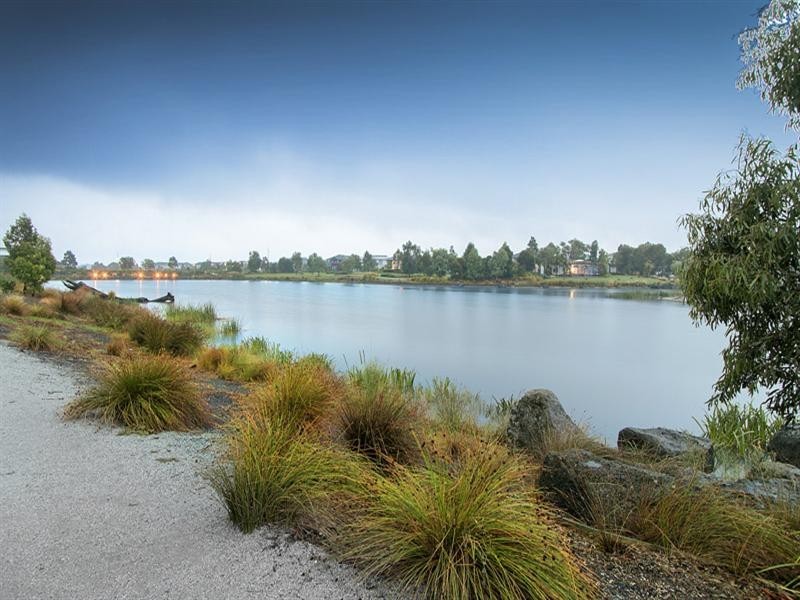 5 Moonrise Close, Waterways VIC 3195