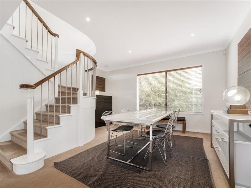 21 Waterside Drive, Waterways VIC 3195