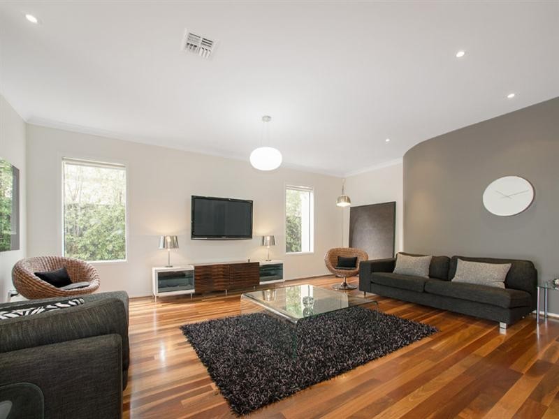 21 Waterside Drive, Waterways VIC 3195