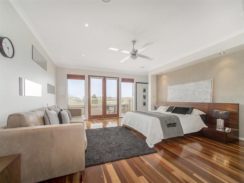 21 Waterside Drive, Waterways VIC 3195