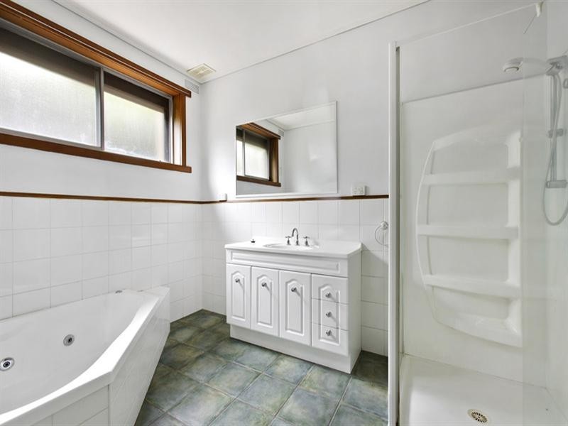 10 Kubis Crescent, Dingley Village VIC 3172