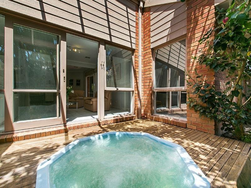 5 Australis Court, Dingley Village VIC 3172