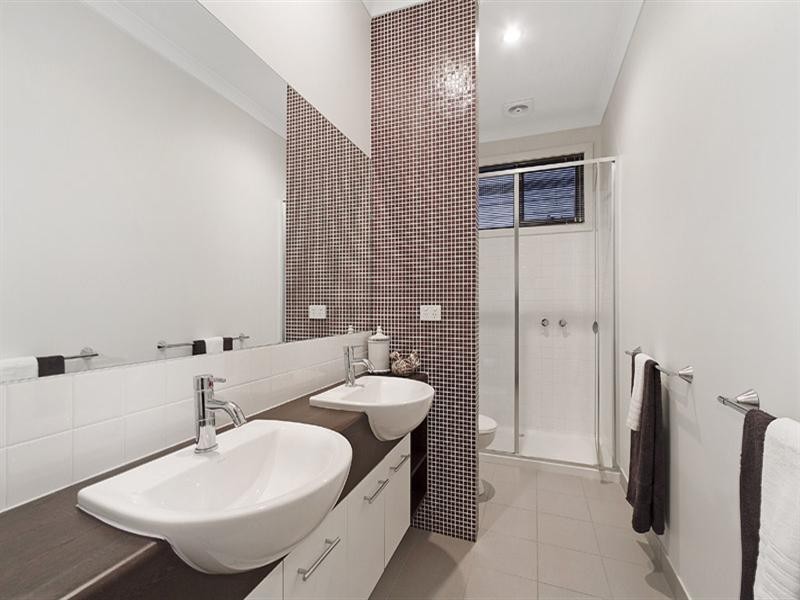 11 Tyrrell Terrace, Waterways VIC 3195