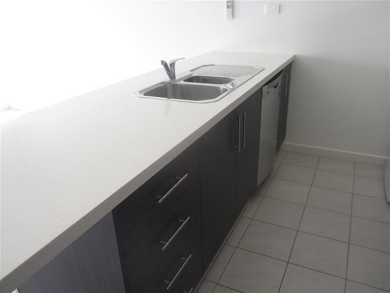 2/11 Follett Road, Cheltenham VIC 3192