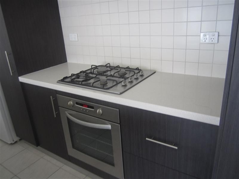 2/11 Follett Road, Cheltenham VIC 3192