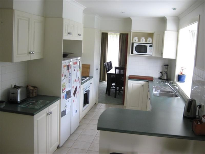 80 Village Drive, Dingley Village VIC 3172