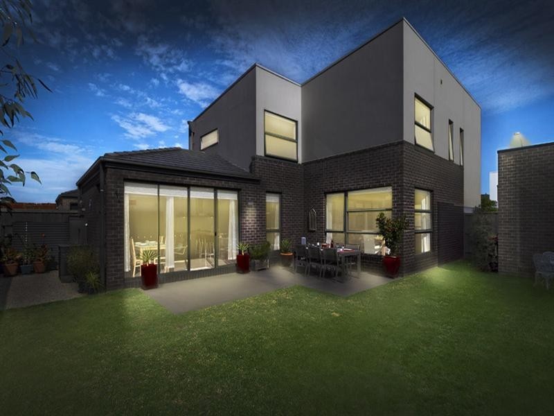 25 Ashberg Drive, Waterways VIC 3195