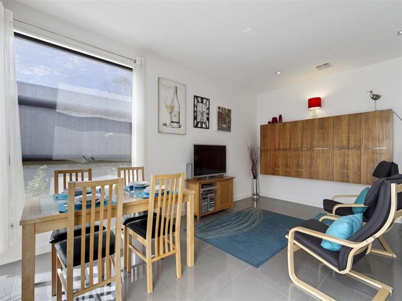 25 Ashberg Drive, Waterways VIC 3195