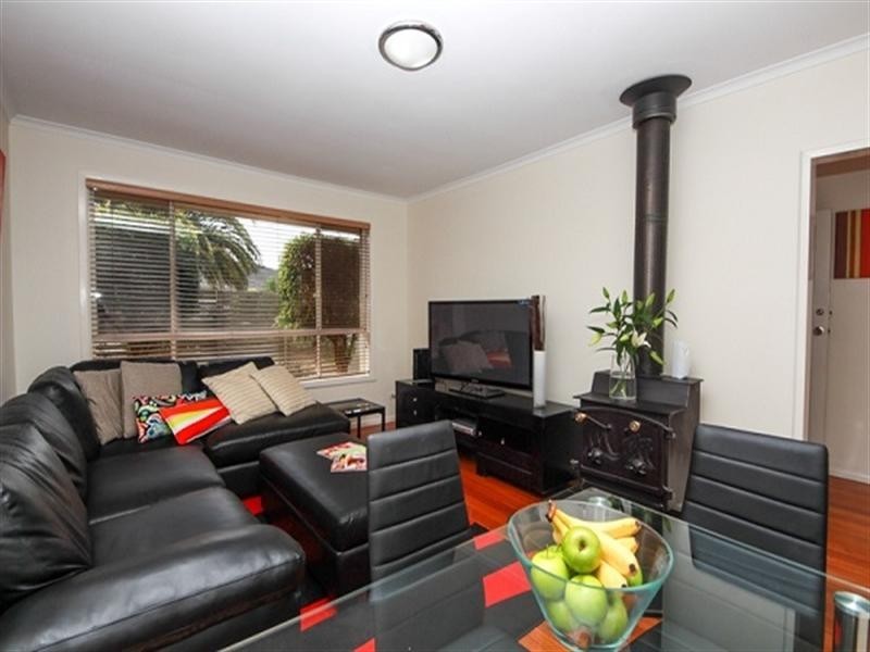 304F Warrigal Road, Cheltenham VIC 3192